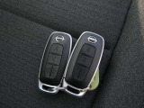 ドアロックの開閉やエンジンスタート・スライドドアの操作までもボタンひとつでOKなインテリジェントキー ポケットに入れているだけなので 雨の日などや お買い物などで荷物を持っているときにとても役立ちます