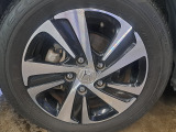 純正アルミホイールのお写真です。オシャレは足元からですね♪