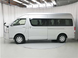 ハイエース 2.7 グランドキャビン 4WD 10人乗り