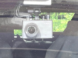 【ドライブレコーダー】ドライブレコーダー装備!走行中はもちろん、あおり運転や事故に遭遇した際、映像で記録し、万一のリスクに備えます。※記録用SDカードはお客様ご自身でご準備いただく必要があります。