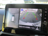 周囲の状況が分かるアラウンドビューモニター搭載。苦手な縦列駐車もこれがあれば安心ですね。