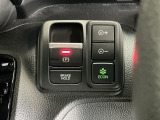パーキングブレーキはスマートな電子制御式と合わせて渋滞時等にブレーキペダルから足を離しても停車状態を保持してくれるオートブレーキホールド機能で運転が楽になります。スタートはアクセルペダルを踏むだけ