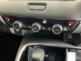 運転席/助手席シートヒーターで寒い日もすぐに温かくなり快適に過ごせます。3段階の温度調整が可能です