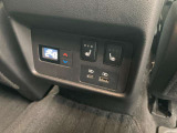 後部席からでもエアコンやシートヒーターの操作が出来ます
