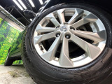 【純正17インチアルミホイール】外観にマッチした純正アルミホイールを装着しております。各種社外アルミホイールや、スタッドレスタイヤも取扱いしております。是非ご相談ください♪