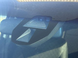 【シティブレーキアクティブシステム】走行中に前方の車両等を認識し、衝突しそうな時は警報とブレーキで衝突回避と被害軽減をアシスト。より安全にドライブをお楽しみいただけます。