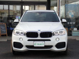 BMW在庫保有台数常時100台以上!ご来店の際はBMW本店(厚木市下荻野140-1)にご来店ください!弊社自慢の全天候型ショールーム!BMW在庫保有台数常時100台以上ございます!