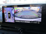 周囲の状況が分かるアラウンドビューモニター搭載。苦手な縦列駐車もこれがあれば安心ですね。