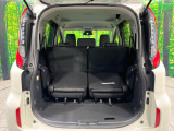 普段のお買い物や通勤、送迎等に十分な荷室スペースを確保しております。セカンドシートを倒すと、大きな荷物の積載も可能です♪