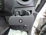 運転席ドリンクホルダー◎