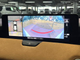 【360&deg;ビューモニター】専用のカメラにより、上から見下ろしたような視点で360度クルマの周囲を確認することができます☆死角部分も確認しやすく、狭い場所での切り返しや駐車もスムーズに行えます。