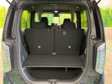 普段のお買い物や通勤、送迎等に十分な荷室スペースを確保しております。セカンドシートを倒すと、大きな荷物の積載も可能です♪