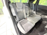 後部座席も気になるようなキズ・汚れやへたり等、大きなダメージはなく、良好な状態です。