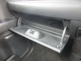 収納スペースもたくさんあるので車内の整理整頓もバッチリです!!