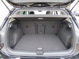 広々としたトランクスペースになります。