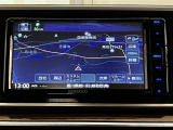 社外品のナビゲーションが装着されています。