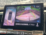 【マルチアラウンドモニター】専用のカメラにより、上から見下ろしたような視点で360度クルマの周囲を確認することができます☆死角部分も確認しやすく、狭い場所での切り返しや駐車もスムーズに行えます。