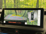 【パノラミックビューモニター】専用のカメラにより、上から見下ろしたような視点で360度クルマの周囲を確認することができます☆死角部分も確認しやすく、狭い場所での切り返しや駐車もスムーズに行えます。