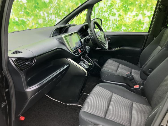 トヨタ ヴォクシー 2.0 ZS 煌 の中古車詳細 (76,600km, ブラック, 広島