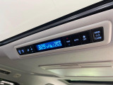 【リアオートエアコン】広い後部座席には必須の機能!風量や温度を自動で調整し前席と同様な車内環境にしてくれるリアオートエアコンを装備。夏の暑さも冬の寒さもストレスなく快適にお過ごしいただけます♪