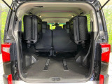 後席を格納すると、これだけの広さが!シーンに合わせたシートアレンジで、大きな荷物も積むことが出来ます♪