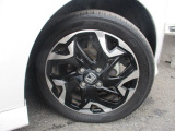 アルミホイールを装備しております。