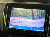 【バックカメラ】駐車時に後方がリアルタイム映像で確認できます。大型商業施設や立体駐車場での駐車時や、夜間のバック時に大活躍!運転スキルに関わらず、今や必須となった装備のひとつです!