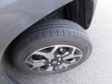 タイヤの残り溝を撮影しました☆タイヤの溝もしっかり残っていますので、安心して走行可能です(^^)/