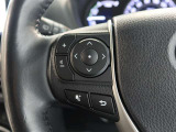 ステアリングスイッチ付き。前方から目を離すことなく操作することが可能です。
