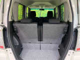 普段のお買い物や通勤、送迎等に十分な荷室スペースを確保しております。セカンドシートを倒すと、大きな荷物の積載も可能です♪