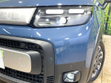 【LEDヘッドライト】悪天候や夜間走行時も良好な視界を確保し安心して運転できる高輝度LEDヘッドライトを装備!点灯速度が早く、消費電力も抑えられています。