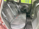 後部座席も気になるようなキズ・汚れやへたり等、大きなダメージはなく、良好な状態です。