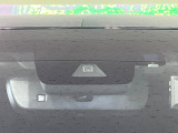 【トヨタセーフティセンス】走行中に前方の車両等を認識し、衝突しそうな時は警報とブレーキで衝突回避と被害軽減をアシスト。より安全にドライブをお楽しみいただけます。