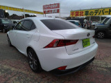 初めてお車を購入される方もご安心ください!手続きから保険の加入までスタッフが丁寧にご案内いたします!
