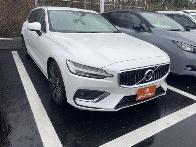 V60 B5 Rデザイン 禁煙車 温冷白革シート