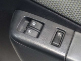 パワーウインドウを装備しております!後席ウインドゥの閉め忘れも運転席で解決できます♪