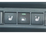 運転席と助手席にシートヒーターが付いています。