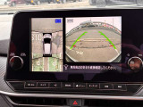 【アラウンドビューモニター】上空から見下ろしているかのような映像で駐車をサポート。安心です。