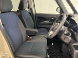 【運転席シート】ゆったりと広々した空間です。ストレスなく運転ができますよ!