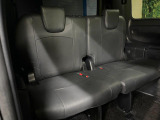 3列目シートはもちろん状態良好☆大人でもゆったりと座って頂けますので、大人数でのお出かけもラクラクです♪ご家族で、気の知れた仲間で、ドライブに行くのが楽しみですね♪