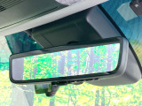 【デジタルインナーミラー】後席の大きな荷物や同乗者で後方が確認しづらい時でも安心!カメラが撮影した車両後方の映像をルームミラー内に表示。クリアな視界で状況の確認が可能です!
