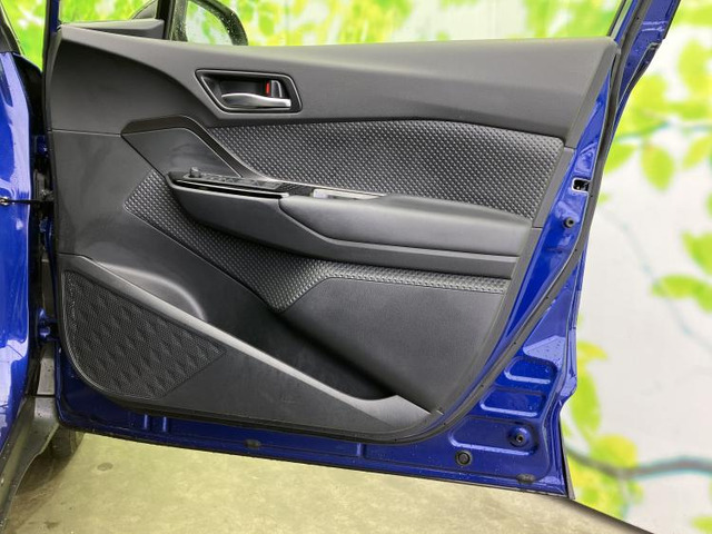トヨタ C-HR ハイブリッド 1.8 S GR スポーツ の中古車詳細 (26,000km