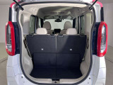 【ラゲッジスペース】ラゲッジスペースは広々です。