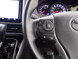 ステアリングスイッチ装備!運転しながら手元でオーディオの操作などができます。