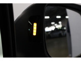 スバルリヤビークルディテクション(後側方警戒支援システム)。車線変更時に衝突の危険がある場合にはドアミラー内側のLEDインジケーターや警報音で注意を促します!