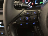 ステアリングスイッチが付いています。ハンドルを握りながらオーディオの操作が可能です。