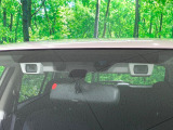 【アイサイトVer2】前方の車両等を検知し、衝突しそうな時は警報で注意を促し、ブレーキを踏む力をサポート。ブレーキを踏めなかった場合は衝突被害軽減ブレーキが作動、衝突回避をサポートします。
