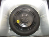 パンク時も安心スペアタイヤ装備しています♪万が一の時に備えておきましょう!