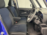 ゆったりと座れる運転席シートですのでストレスなく運転が出来ますよ!