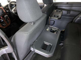 ゆとりある広々とした車内空間は、ドライブを始め買い物やレジャーなど、幅広く活躍します。一人でもみんなとでもお出かけを楽しみましょう!